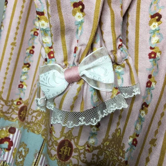 Metamorphose Wonder Carousel Angel Collar A LineOP - Picture 3 of 8